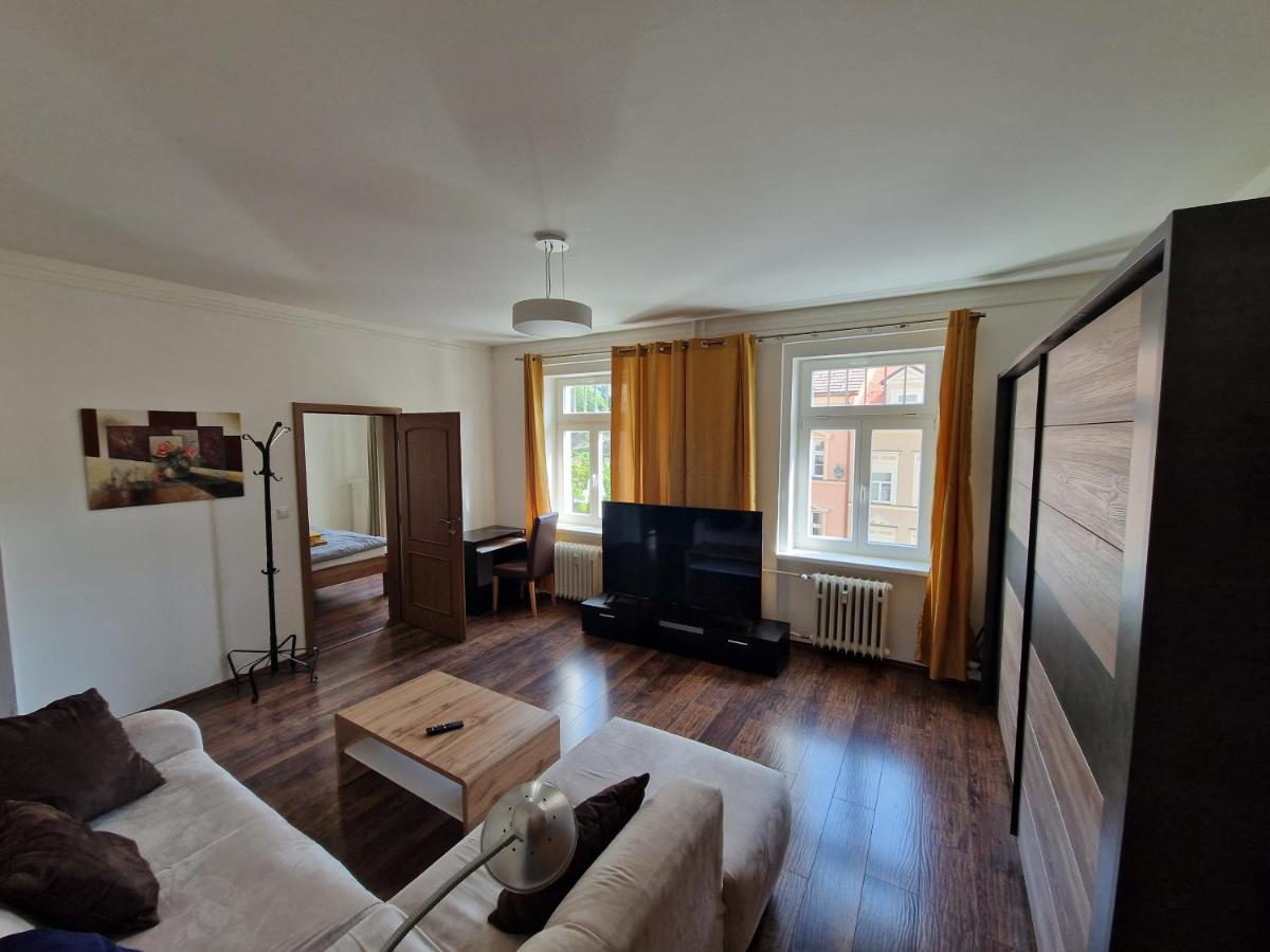 קרלובי וארי Apartman 63M2 S Balkonem V Lazenskem Centru מראה חיצוני תמונה