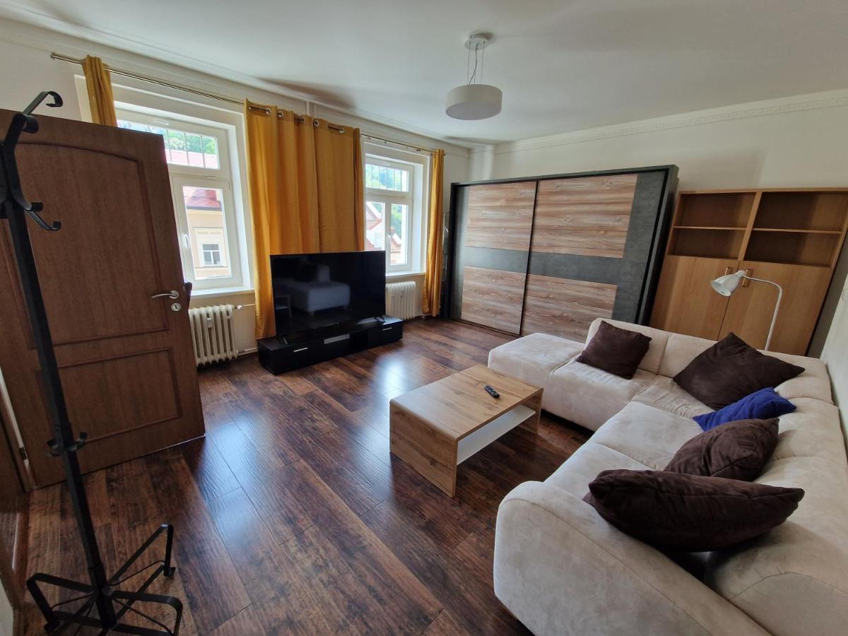 קרלובי וארי Apartman 63M2 S Balkonem V Lazenskem Centru מראה חיצוני תמונה